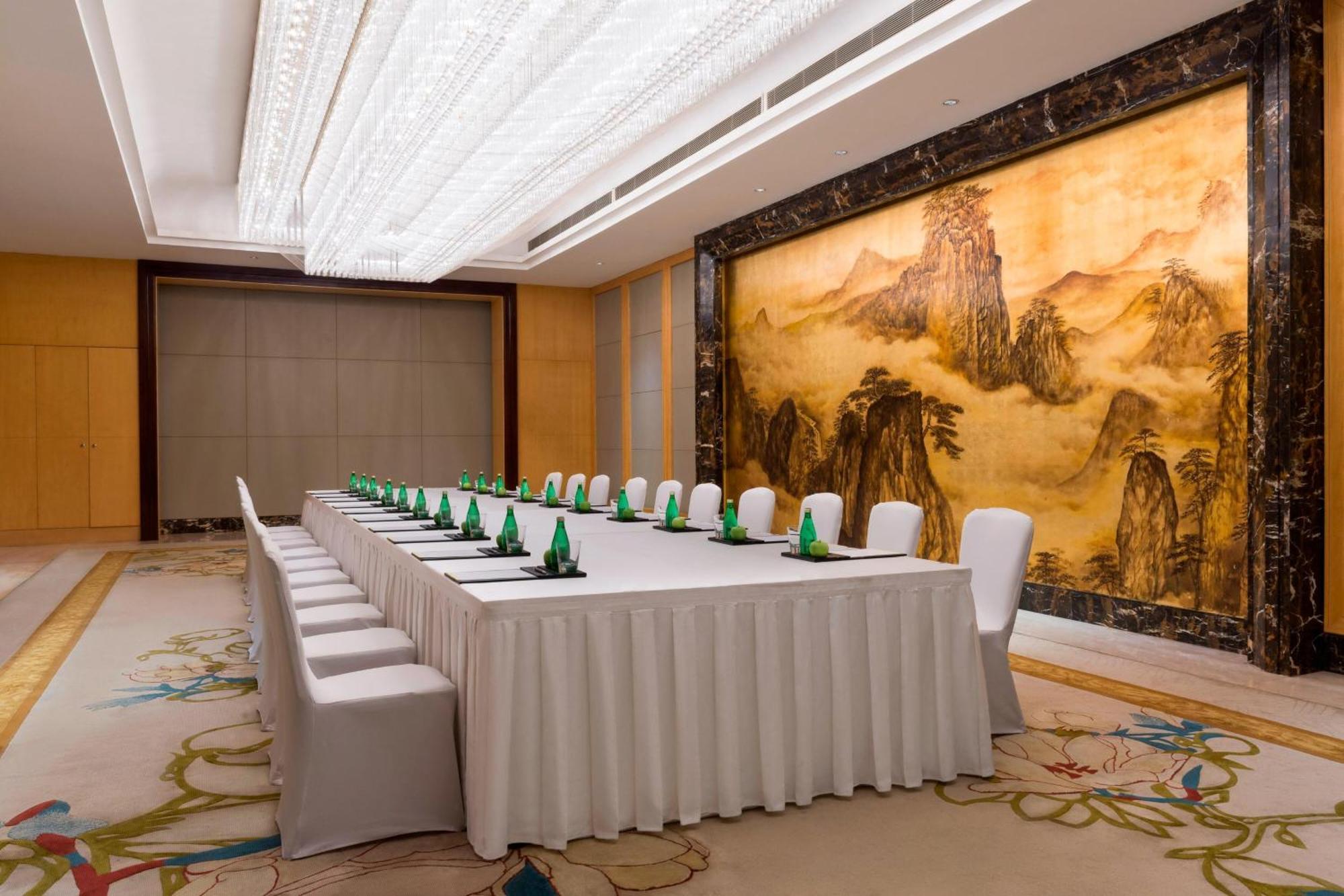 Отель The Westin Hefei Baohe Экстерьер фото